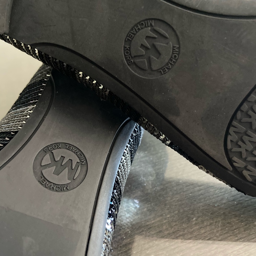 Michael Kors Arianna Flats. - Picture 4 of 7